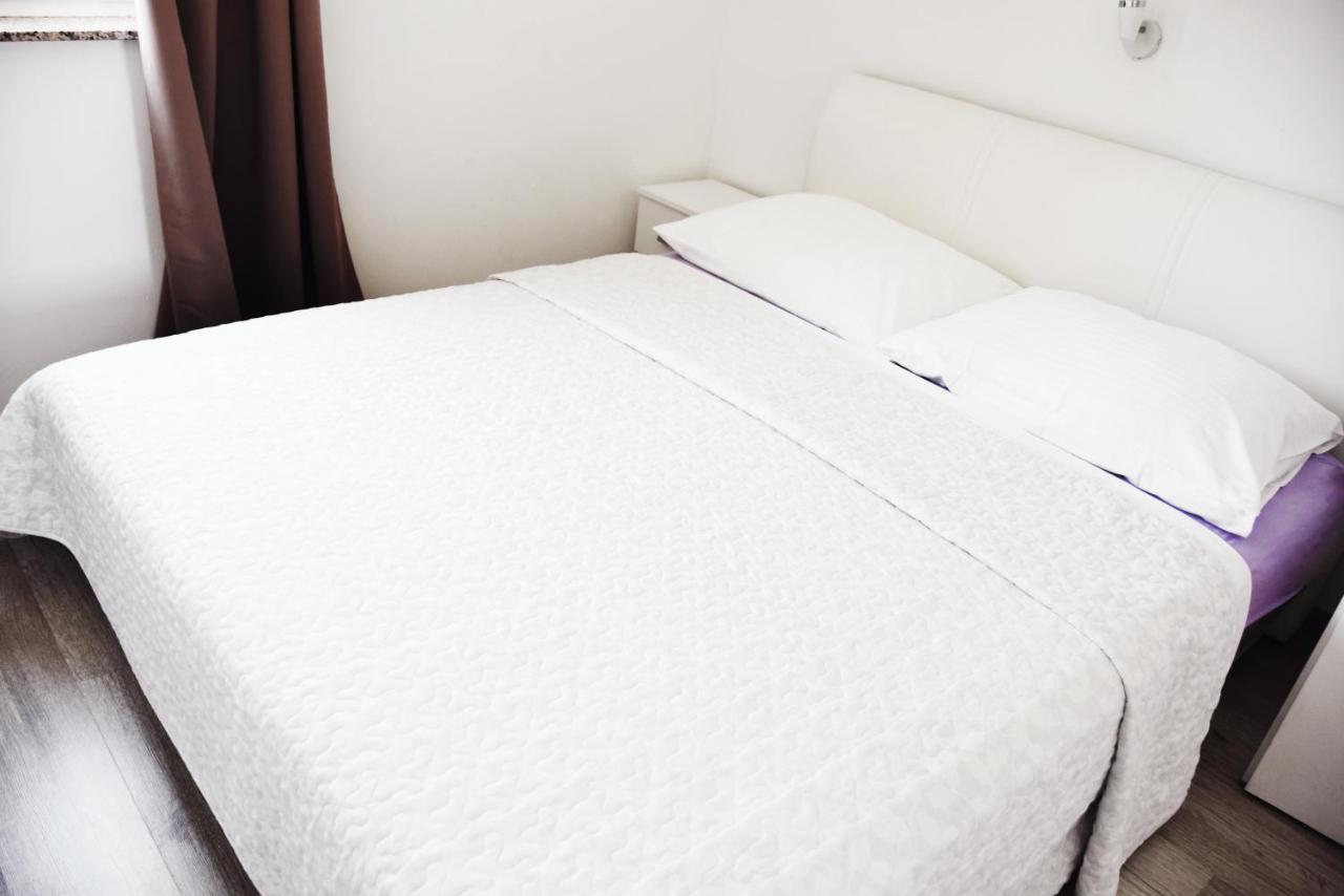 Rab Apartments Aurora 라브 외부 사진