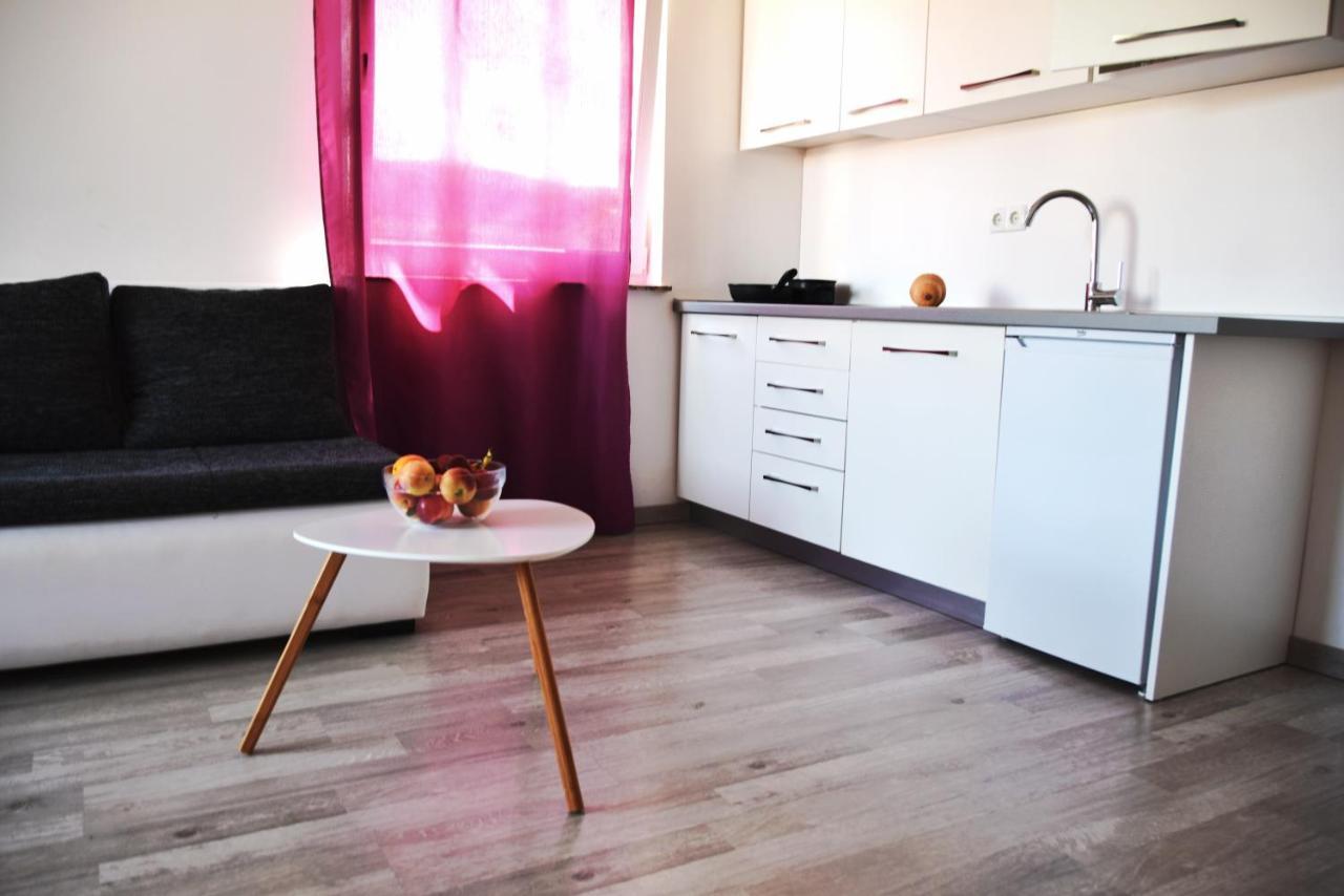 Rab Apartments Aurora 라브 외부 사진