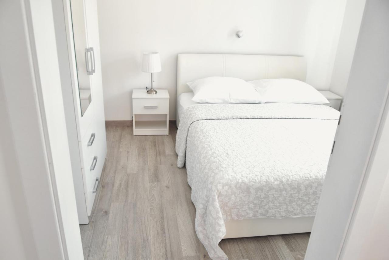 Rab Apartments Aurora 라브 외부 사진
