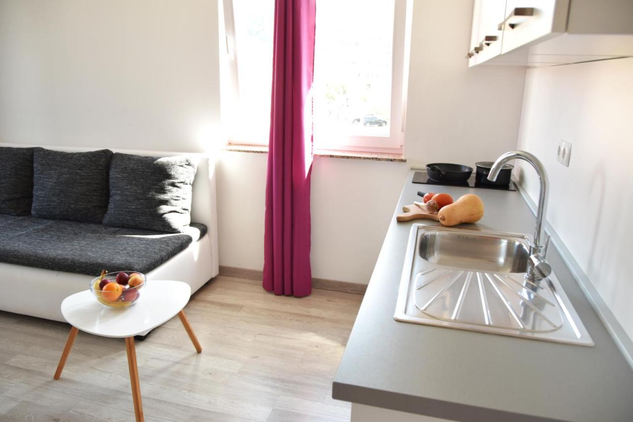 Rab Apartments Aurora 라브 외부 사진
