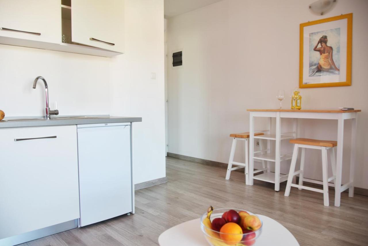 Rab Apartments Aurora 라브 외부 사진