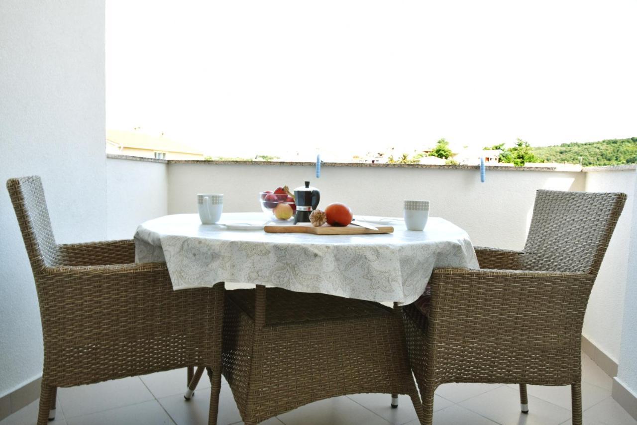 Rab Apartments Aurora 라브 외부 사진