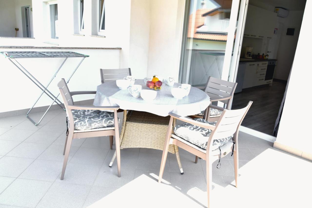 Rab Apartments Aurora 라브 외부 사진