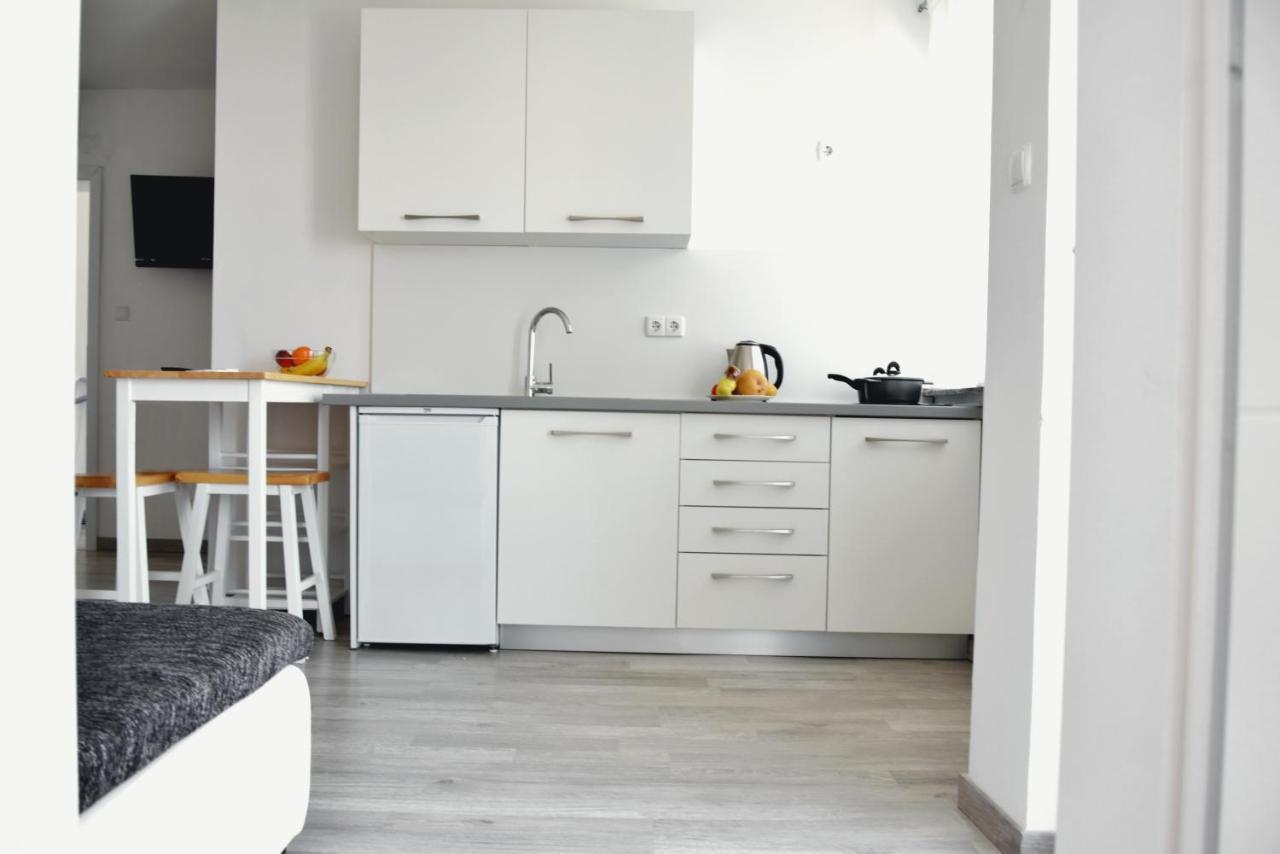 Rab Apartments Aurora 라브 외부 사진