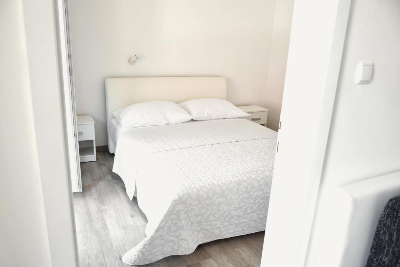 Rab Apartments Aurora 라브 외부 사진