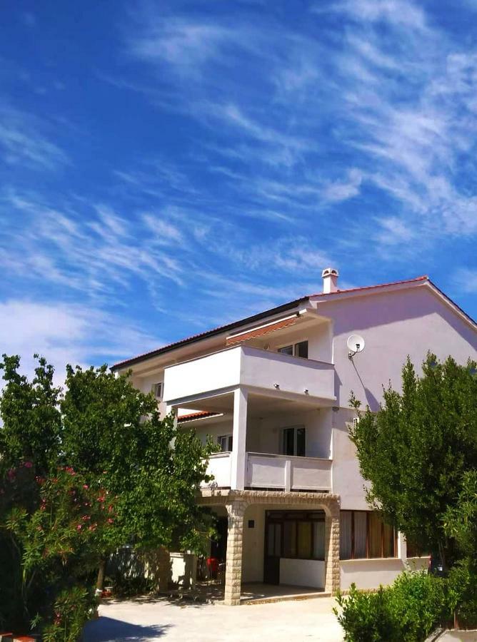 Rab Apartments Aurora 라브 외부 사진